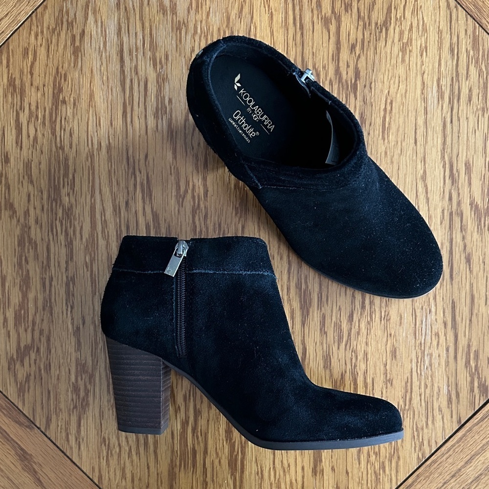 *KOOLABURRA x UGG* Black Amalea Suede Heeled Ankle Boots w/ Zipper Size 8